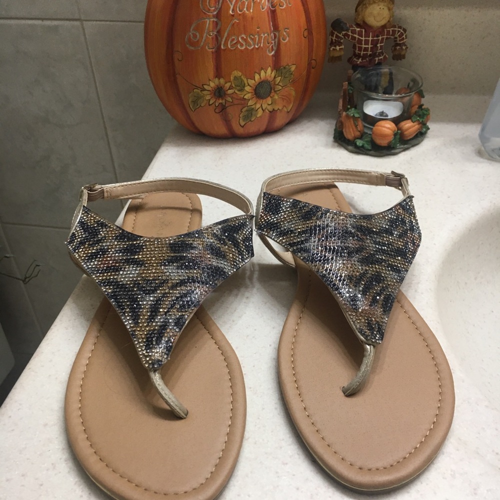 Women’s sandals size 10